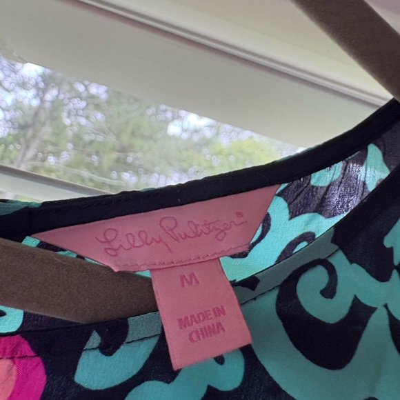 Lilly Pulitzer Button Back Tank Top Medium – Floral Scroll Print - Picture 3 of 4